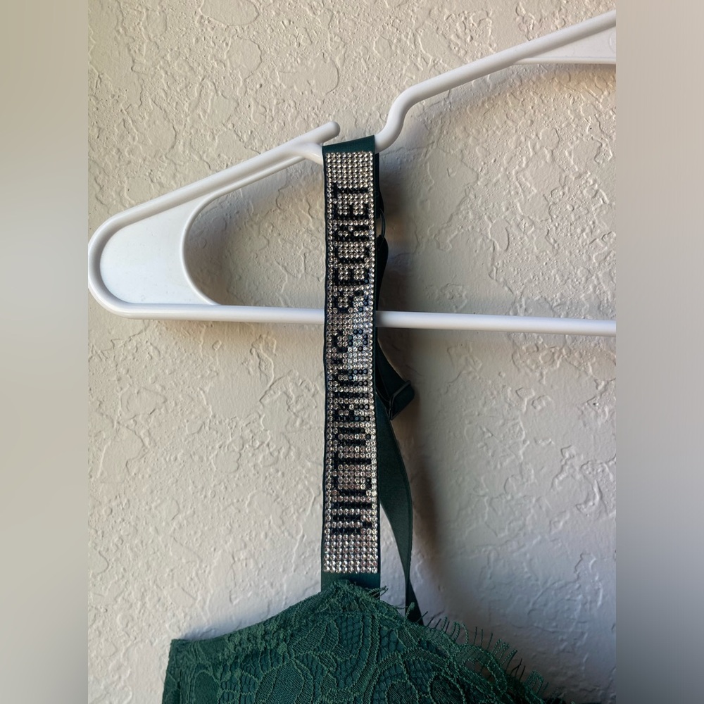 Victorias Secret Very Sexy Lace Shine Strap Push-Up Bra in Forest Green 34DD New - Picture 5 of 9